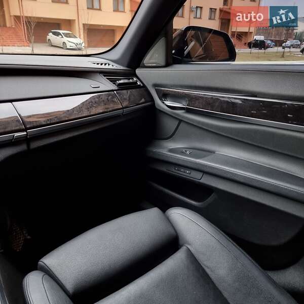 Седан BMW 7 Series 2014 в Львові