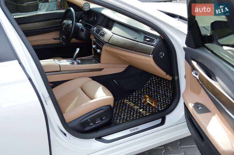 Седан BMW 7 Series 2014 в Одесі