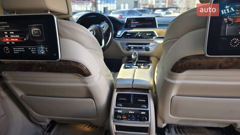 Седан BMW 7 Series 2016 в Тернополе