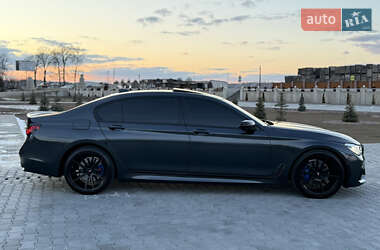 Седан BMW 7 Series 2016 в 