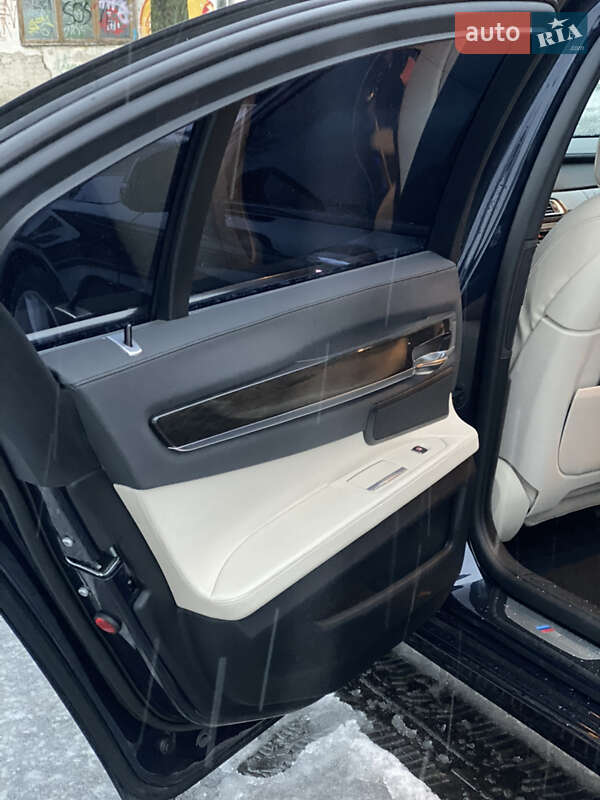 Седан BMW 7 Series 2012 в Луцьку