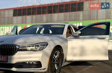 Седан BMW 7 Series 2015 в 