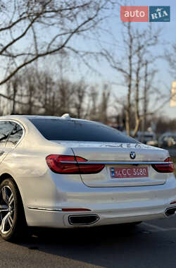 Седан BMW 7 Series 2015 в 