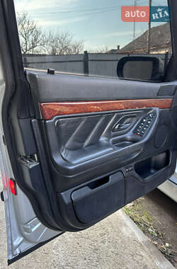 Седан BMW 7 Series 2000 в 