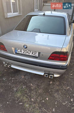 Седан BMW 7 Series 2000 в 