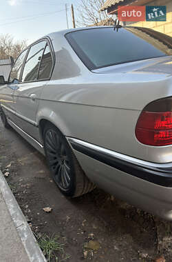 Седан BMW 7 Series 2000 в 