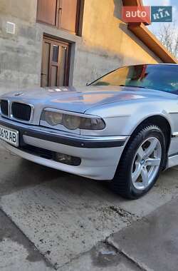 Седан BMW 7 Series 2001 в Городенке