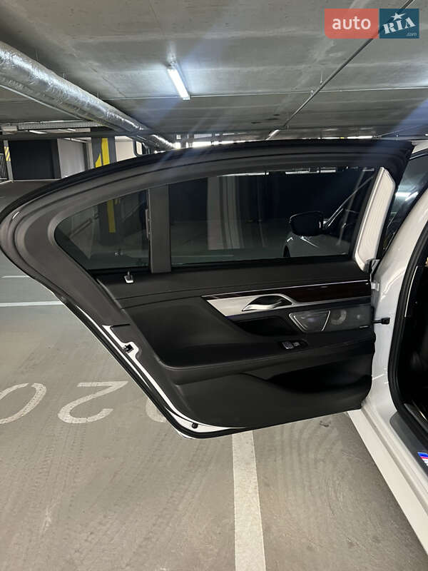 Седан BMW 7 Series 2019 в Киеве фото 26 Седан BMW 7 Series 2019 в Киеве
