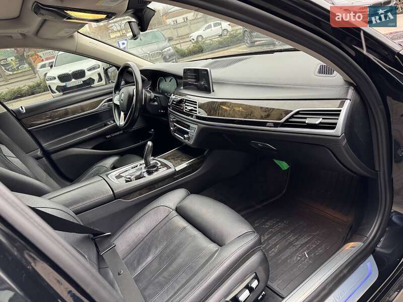Седан BMW 7 Series 2017 в Виннице