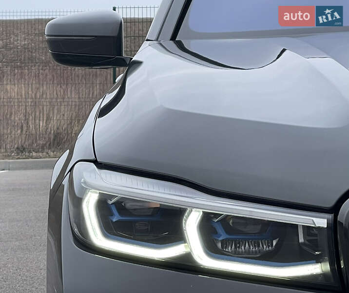 Седан BMW 7 Series 2020 в Ровно