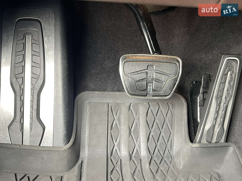 Седан BMW 7 Series 2020 в Ровно