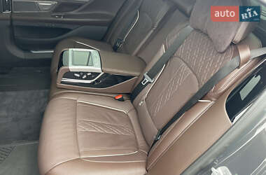Седан BMW 7 Series 2020 в Рівному