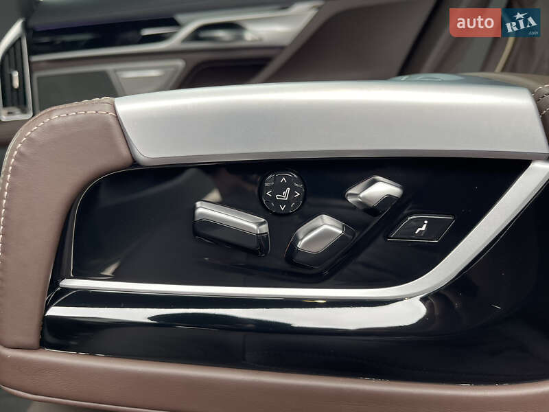 Седан BMW 7 Series 2020 в Ровно