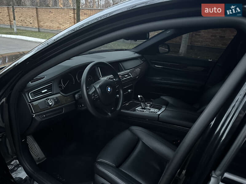Седан BMW 7 Series 2012 в Днепре
