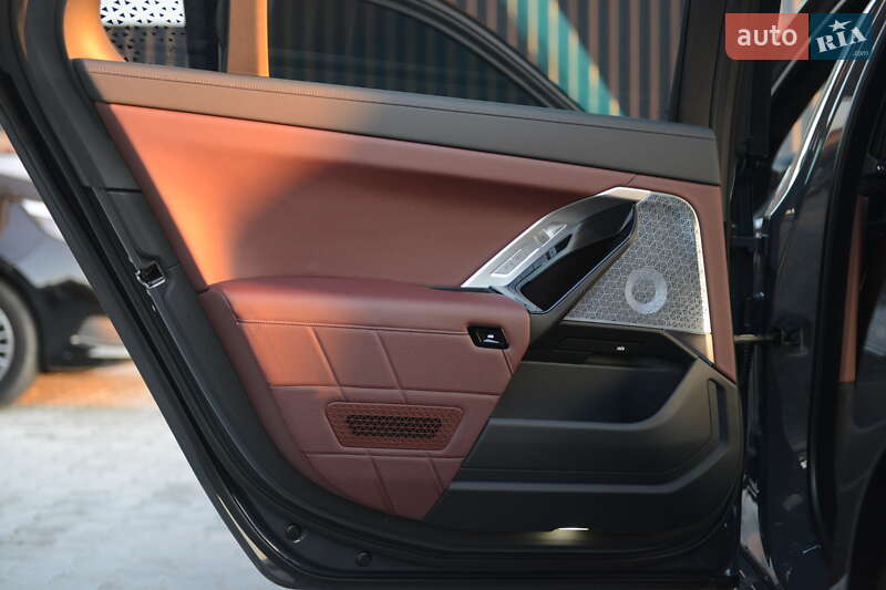 Седан BMW 7 Series 2023 в Мукачево