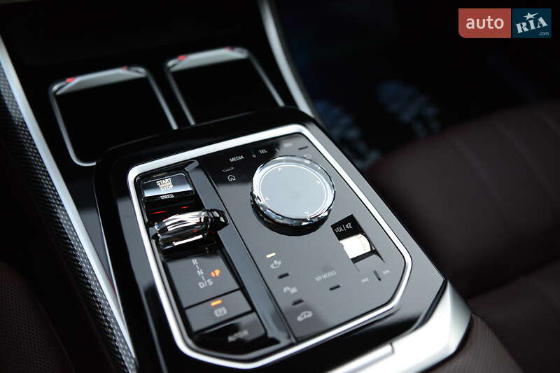 Седан BMW 7 Series 2023 в Мукачево
