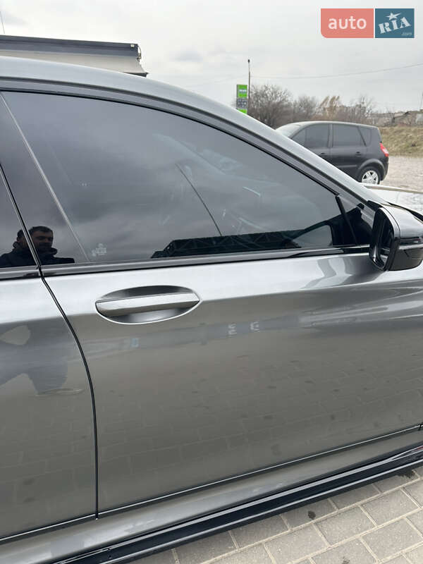 Седан BMW 7 Series 2018 в Киеве