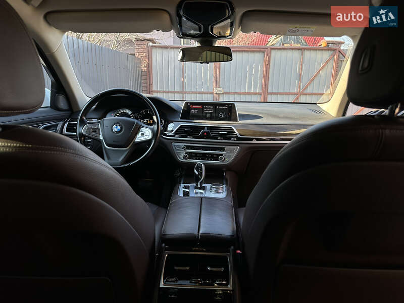 Седан BMW 7 Series 2016 в Києві фото 17 Седан BMW 7 Series 2016 в Києві