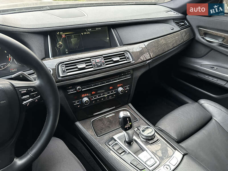Седан BMW 7 Series 2012 в Днепре