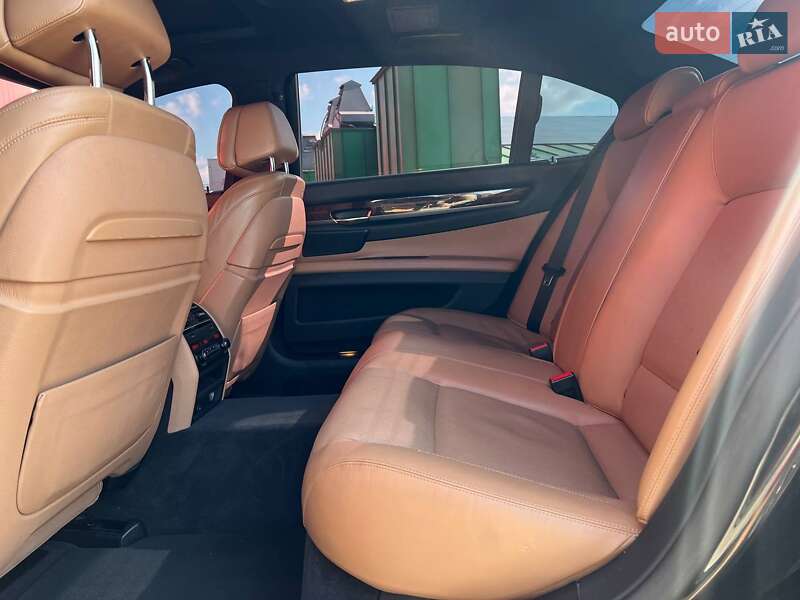 Седан BMW 7 Series 2014 в Киеве