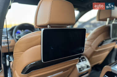 Седан BMW 7 Series 2016 в 