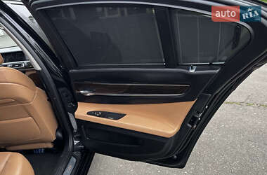 Седан BMW 7 Series 2011 в 