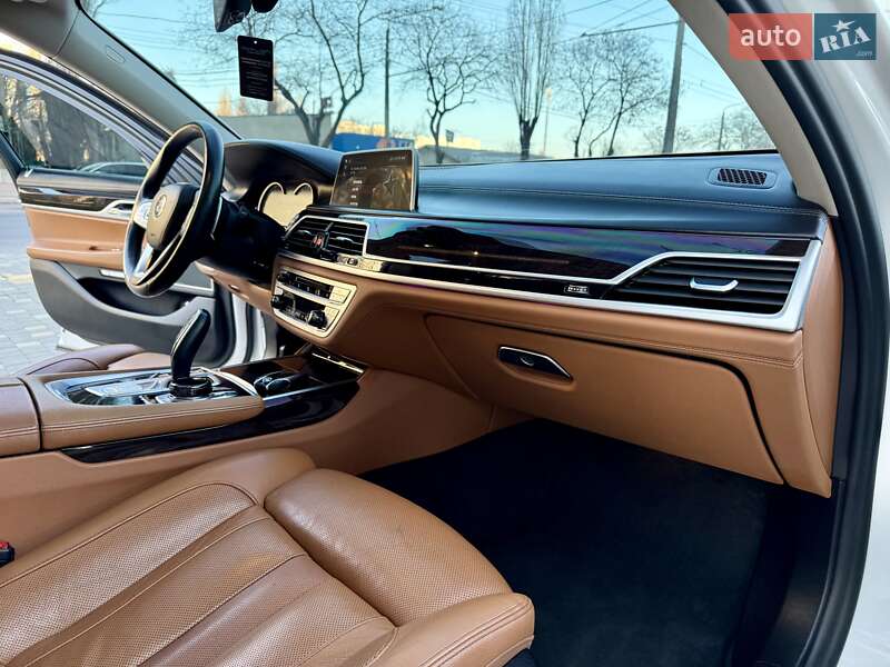 Седан BMW 7 Series 2017 в Одесі