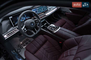 Седан BMW 7 Series 2024 в 