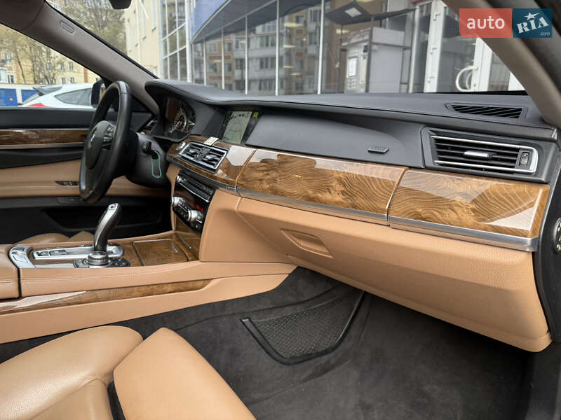 Седан BMW 7 Series 2012 в Одесі