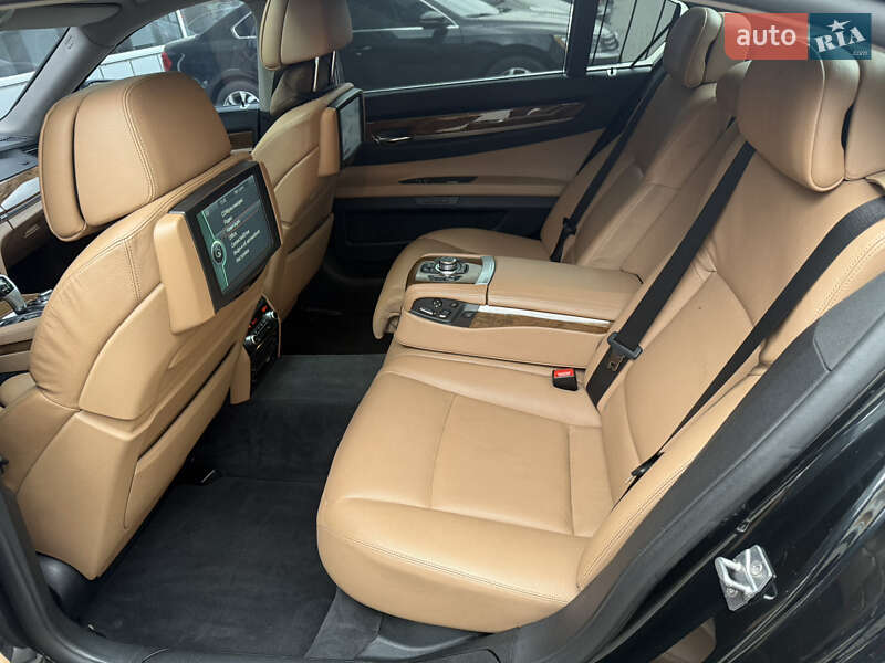 Седан BMW 7 Series 2012 в Одесі