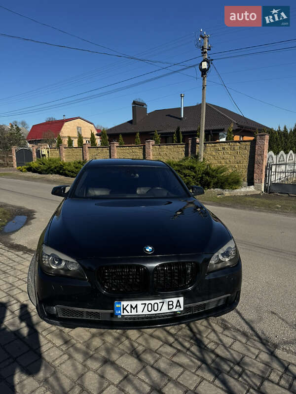 Седан BMW 7 Series 2012 в Луцке