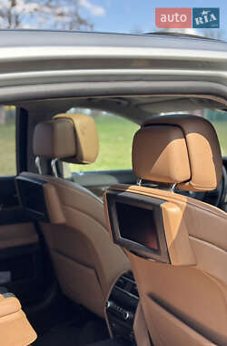 Седан BMW 7 Series 2010 в 