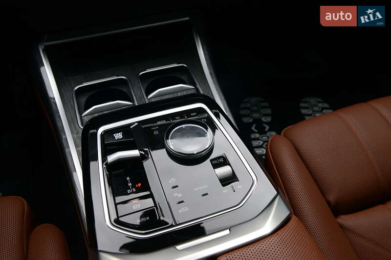 Седан BMW 7 Series 2024 в Мукачево