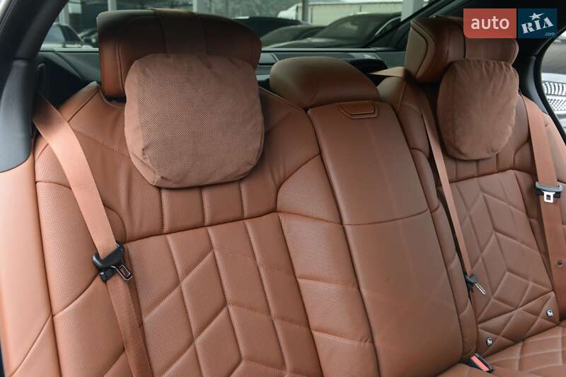 Седан BMW 7 Series 2024 в Мукачево