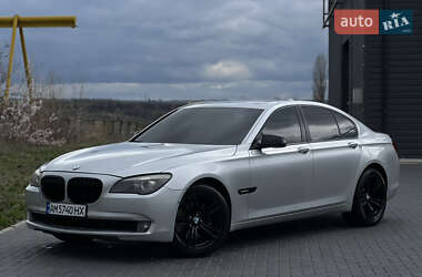 Седан BMW 7 Series 2010 в 