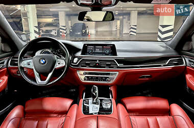 Седан BMW 7 Series 2017 в 
