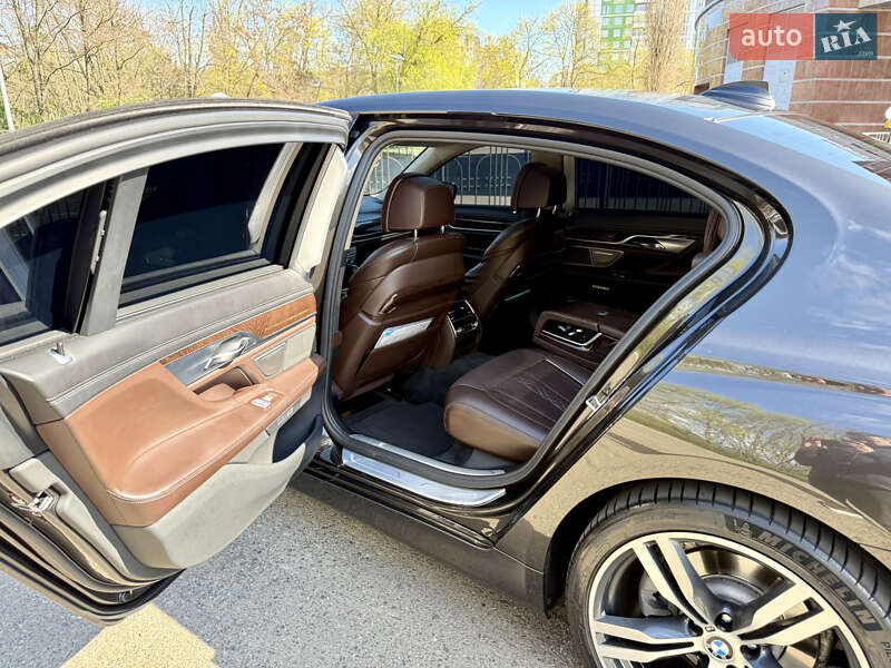 Седан BMW 7 Series 2015 в Одессе