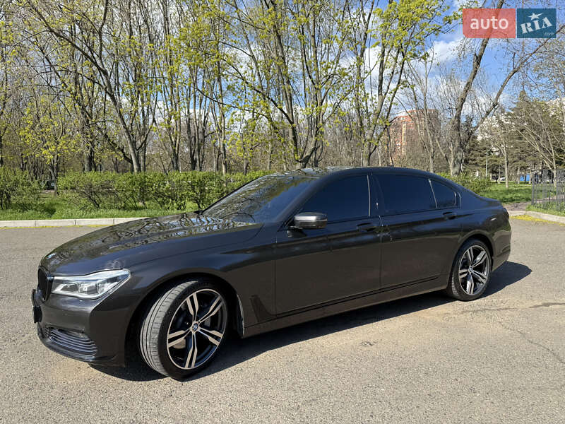 Седан BMW 7 Series 2015 в Одессе