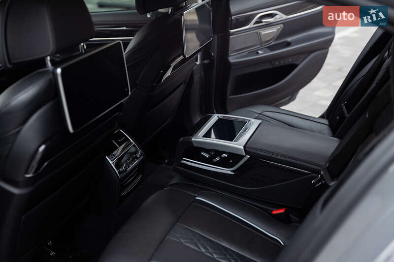 Седан BMW 7 Series 2021 в Ужгороде