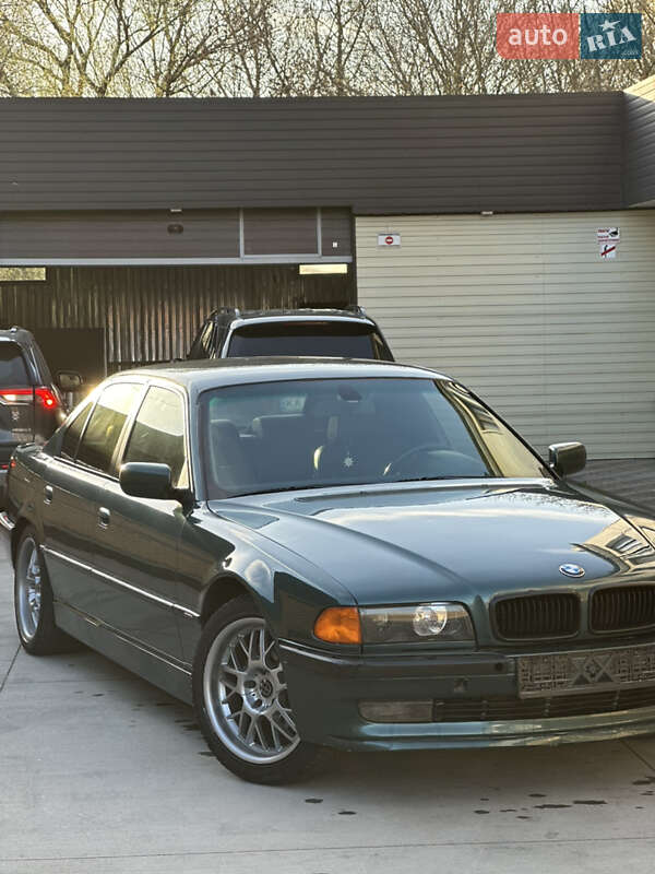 Седан BMW 7 Series 1996 в 