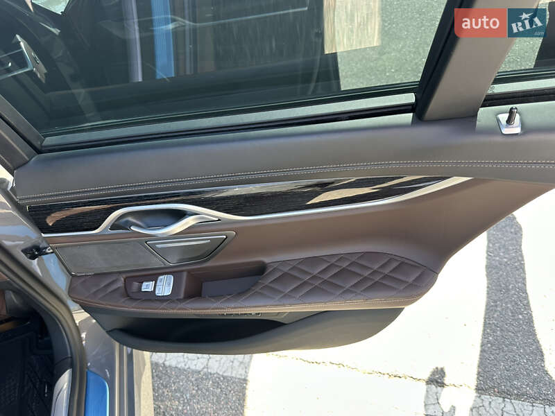 Седан BMW 7 Series 2021 в Александрие фото 34 Седан BMW 7 Series 2021 в Александрие