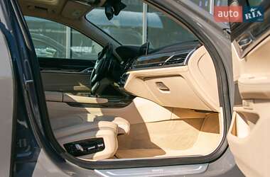 Седан BMW 7 Series 2017 в 
