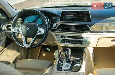 Седан BMW 7 Series 2017 в 