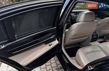 Седан BMW 7 Series 2009 в 