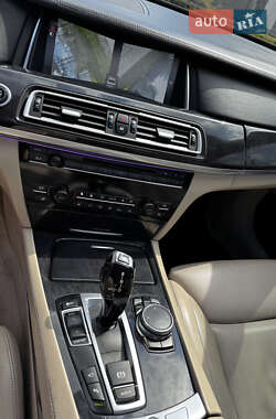 Седан BMW 7 Series 2009 в 