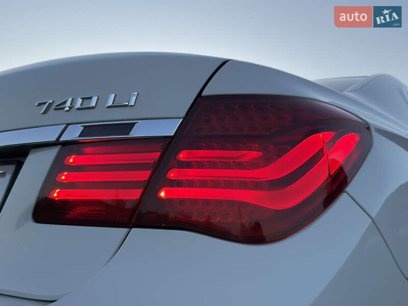 Седан BMW 7 Series 2013 в Черновцах