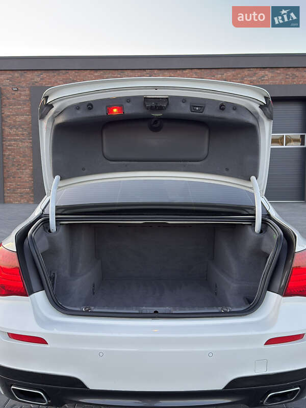 Седан BMW 7 Series 2013 в Черновцах