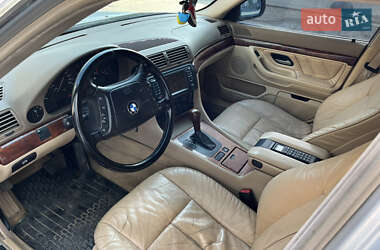 Седан BMW 7 Series 2000 в 