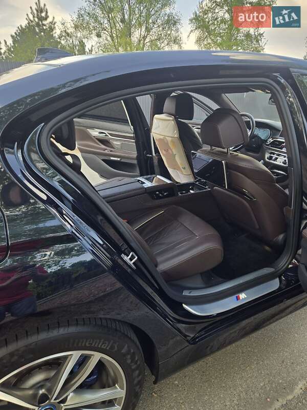 Седан BMW 7 Series 2016 в Киеве фото 23 Седан BMW 7 Series 2016 в Киеве