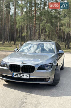Седан BMW 7 Series 2010 в Вараше